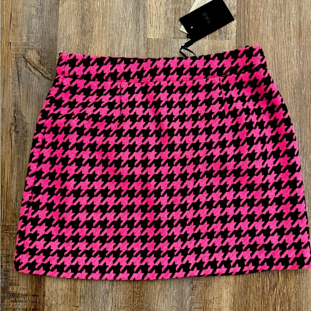 Y.A.S tailored mini pink & black houndstooth skirt
